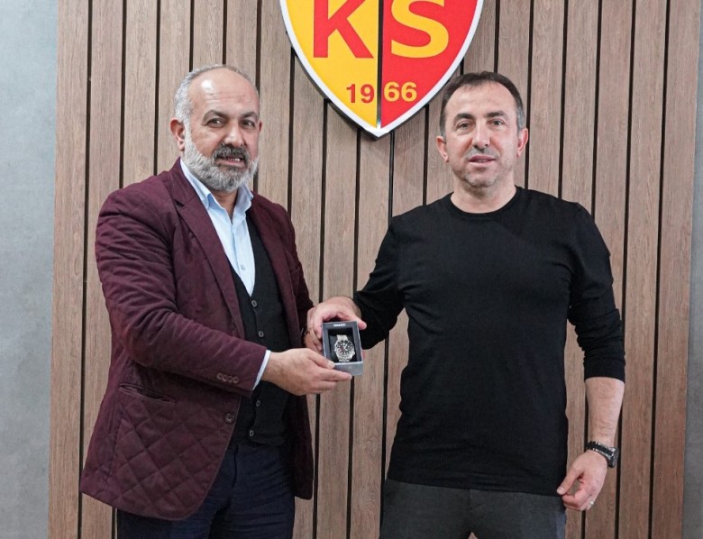 Kayserispor Recep Uçar'a Hizmetlerinden dolayı teşekkür etti.
