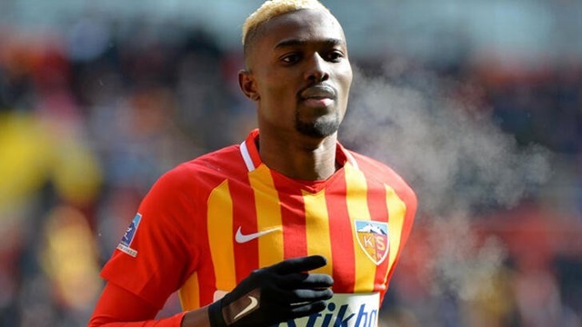 Yunan Takımı PAOK'tan Mensah'a Teklif.