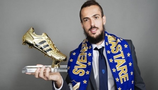 Kayserispor'lu Eski Futbolcumuz Emir Kujovic Altın Top Ödülünü aldı.