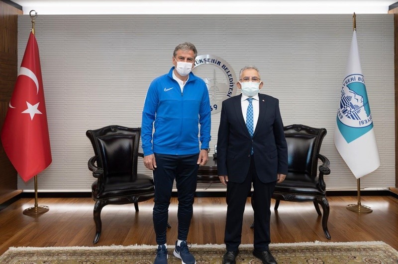 Hamza Hamzaoğlu, Memduh Büyükkılıç'ı ziyaret etti.