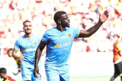 Oliver Michel Kemen Sarı Kart Cezalısı Durumuna Düştü.