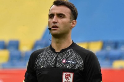 Kayserispor-Fenerbahçe Maçını Atilla Karaoğlan Yönetecek.