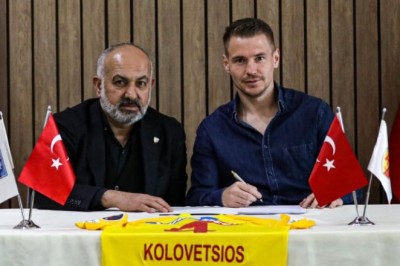 Kayserispor, Dimitrios Kolovetsios ile Sözleşme Yeniledi.