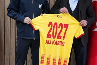 Kayserispor, Ali Karimi ile Sözleşmesini Uzattı.